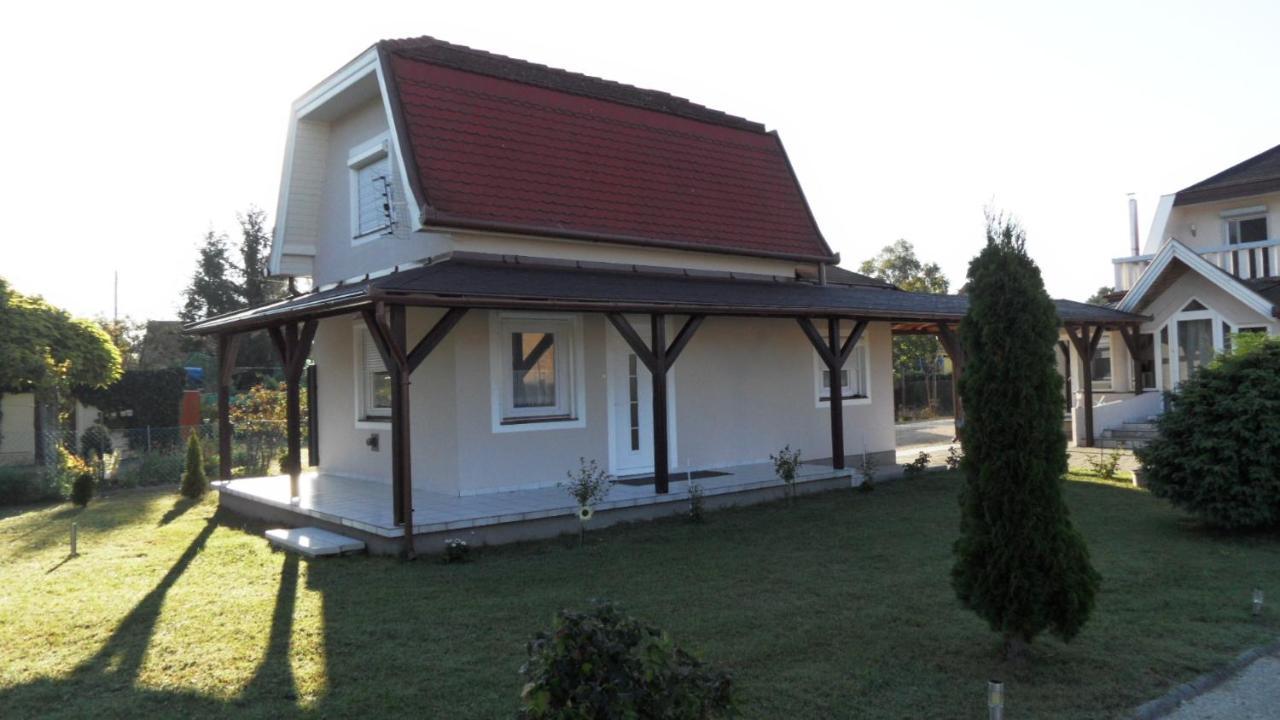 Ferienhaus Am Plattensee Balatonmariafurdo Ngoại thất bức ảnh