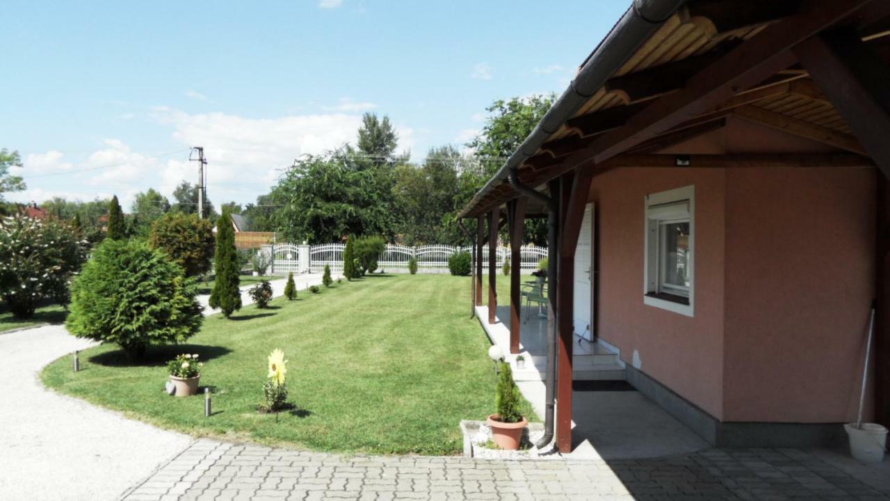 Ferienhaus Am Plattensee Balatonmariafurdo Ngoại thất bức ảnh