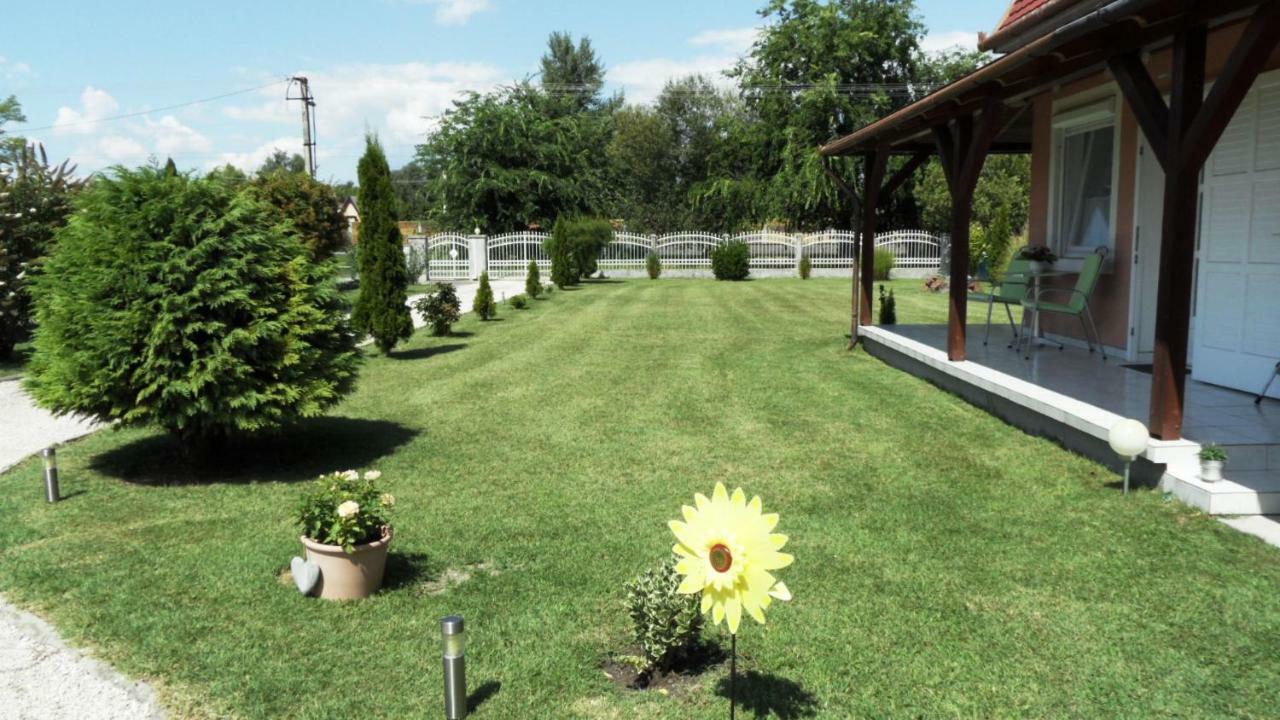 Ferienhaus Am Plattensee Balatonmariafurdo Ngoại thất bức ảnh